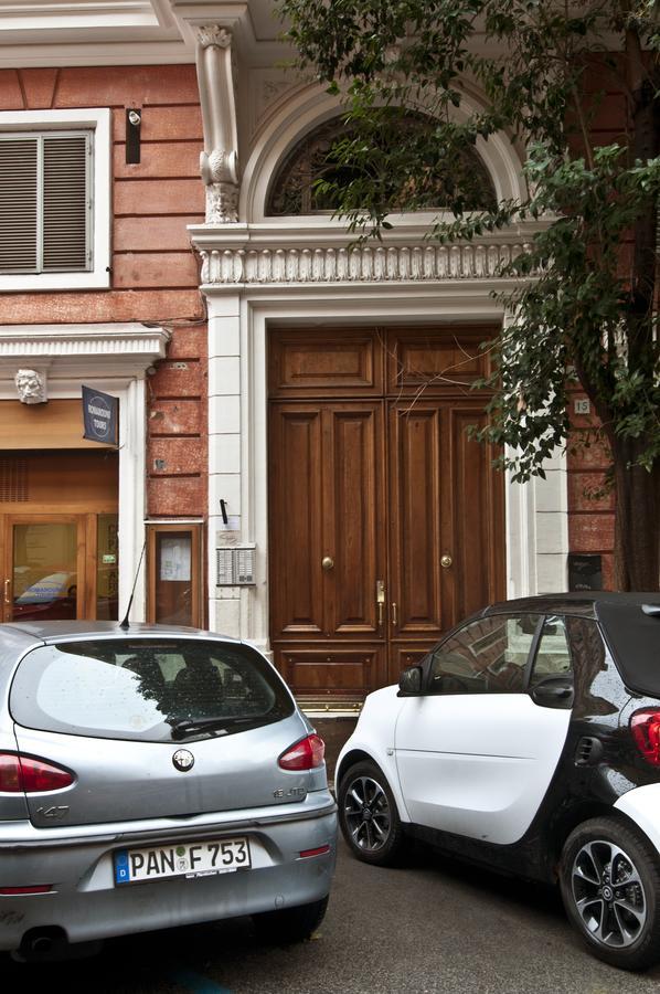 Apartment Piazza Risorgimento Studio Rom